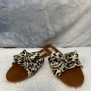 Steve Madden Women’s Alex Silky Animal Print Sandal Size 8.5